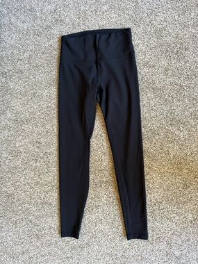 Lululemon Wunder Train leggings 28” in black, size 8